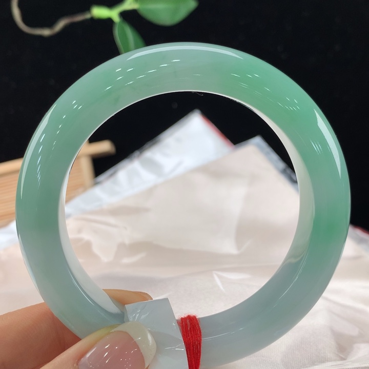 翡翠手镯未镶嵌111-5831