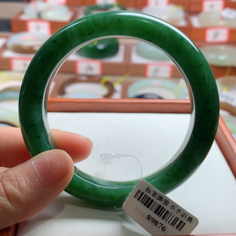 【闪购商品】和田玉手镯未镶嵌54.9