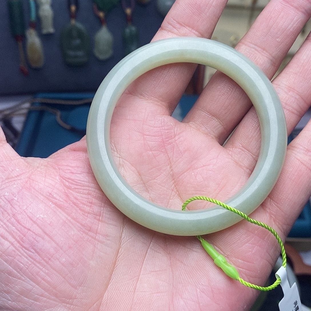 和田玉未镶嵌颈饰圈口56.3