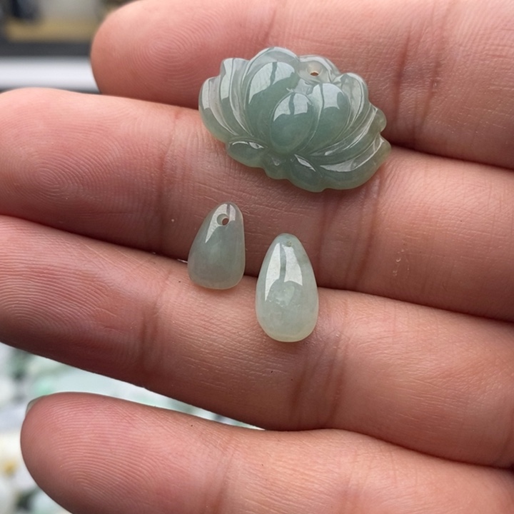 泱***泱翡翠未镶嵌吊坠(不含链)