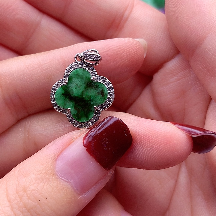 翡翠颈饰银S925镶嵌翡翠