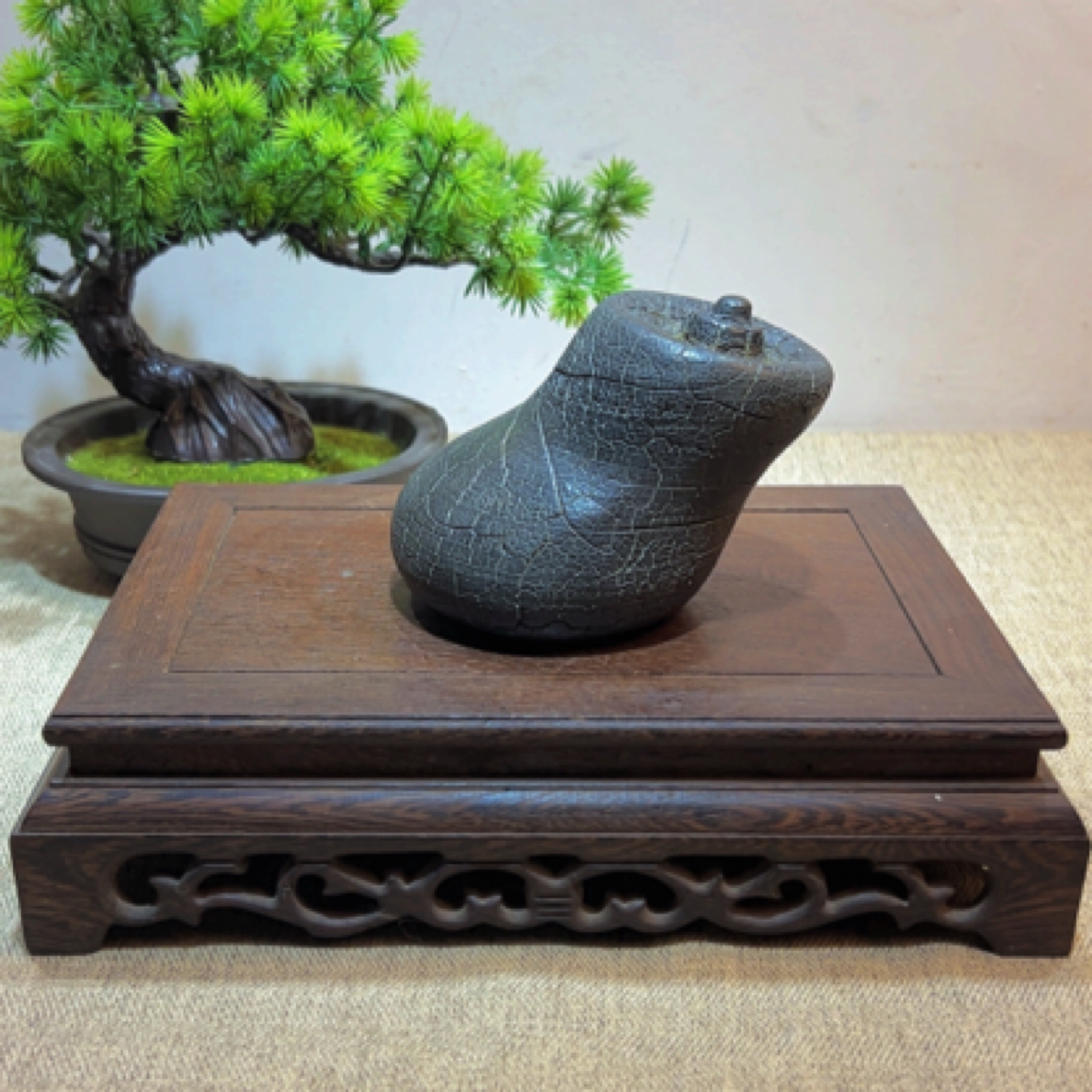 湖南郴州龟纹石（脚踏实地）茶道家居装饰佳品精美桌面迎客松盆景