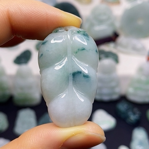 翡翠颈饰未镶嵌吊坠