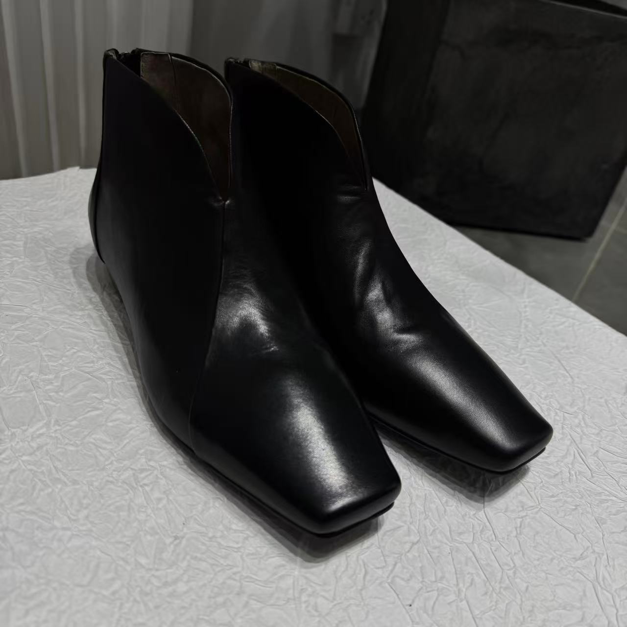 【ATAYI】2025早秋新款方头休闲风常规马丁靴气质牛皮女靴CH568-8#