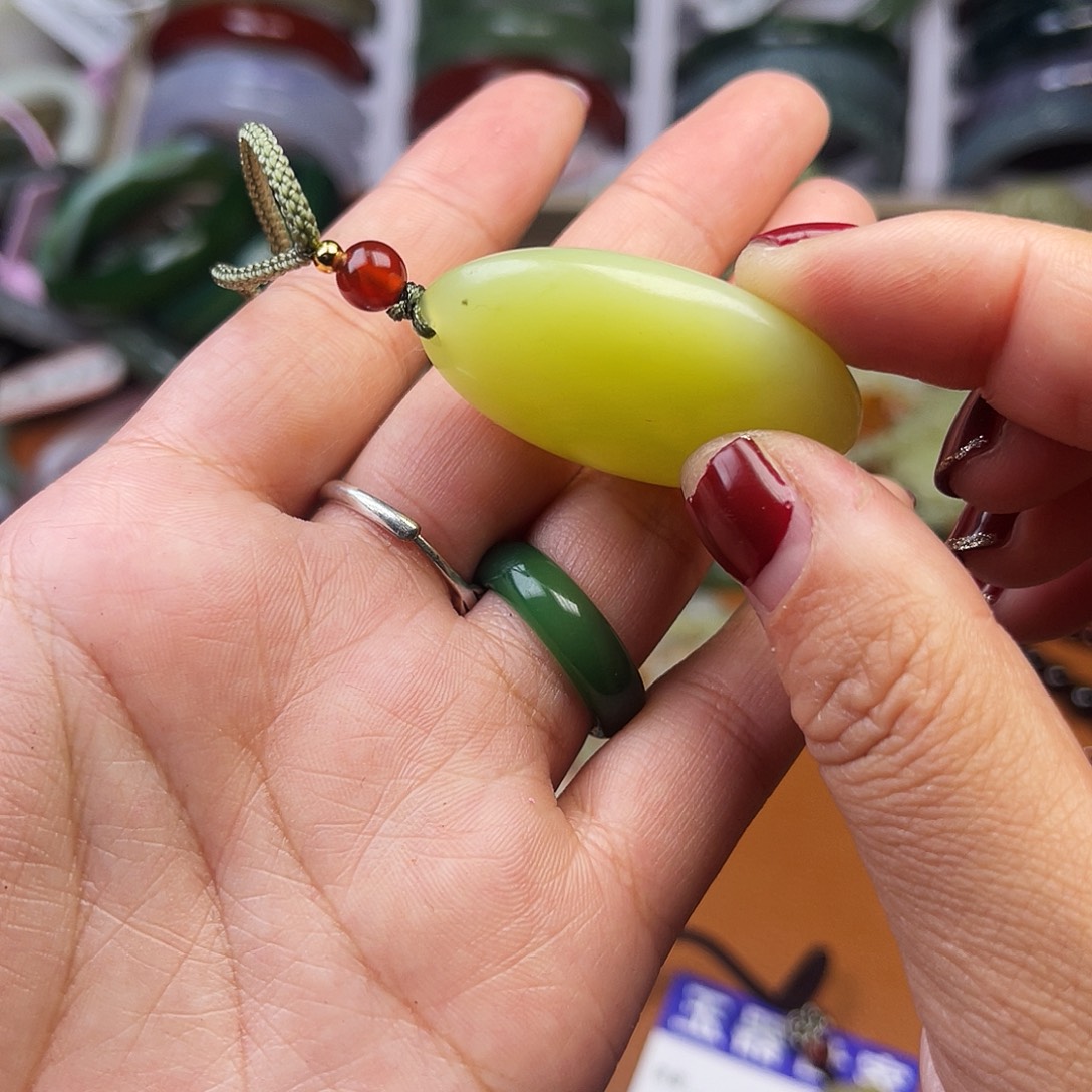 和田玉（糖玉）未镶嵌颈饰