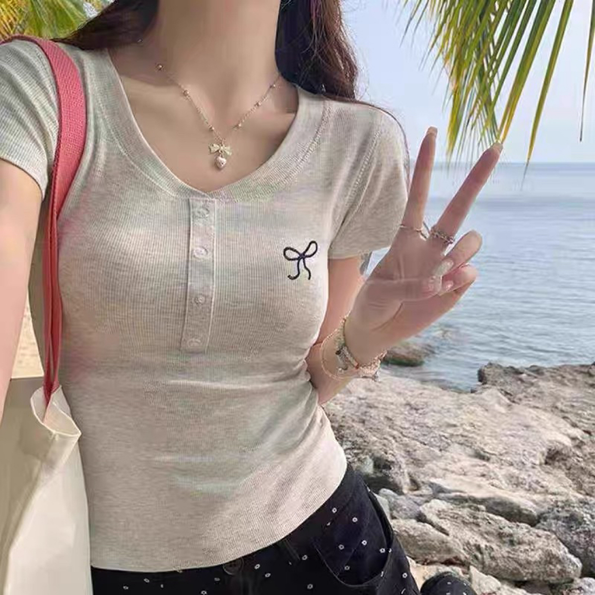 奶油风短袖短款包袖刺绣V领T恤韩版辣妹针织显瘦修身
