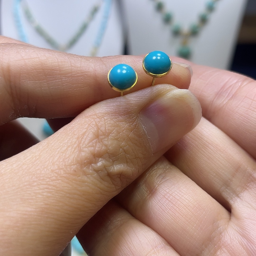 绿松石18K金镶嵌耳钉