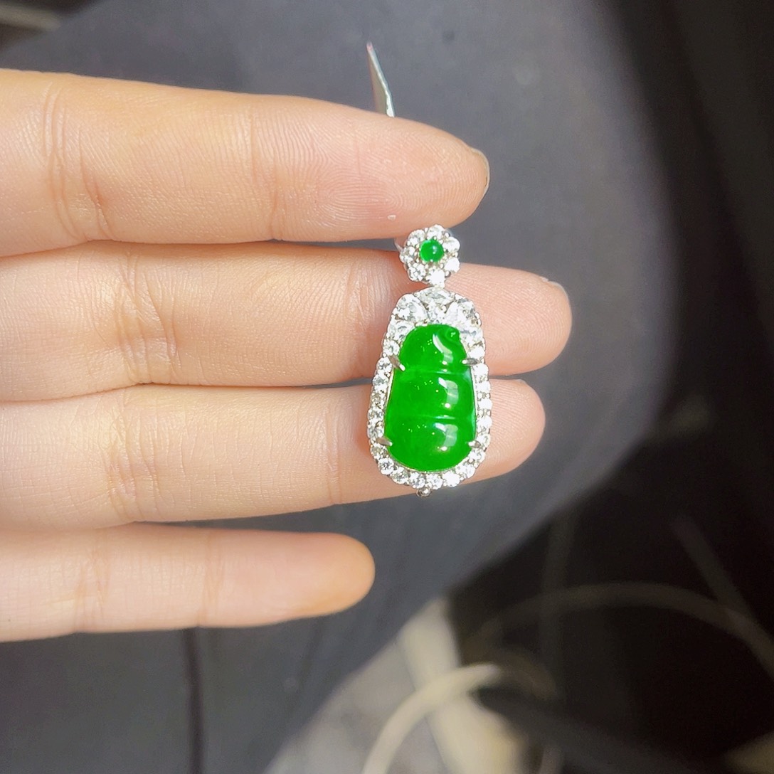 翡翠颈饰银S925镶嵌豆子