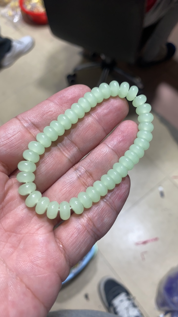 B245 冰透鸭蛋青算盘珠