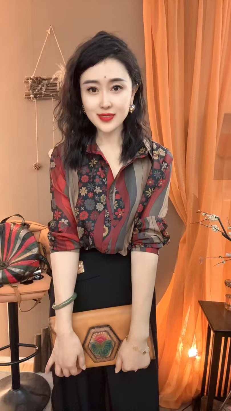 西装领衬衫花色碎花纽扣女士显瘦翻领春秋季女装常规百搭