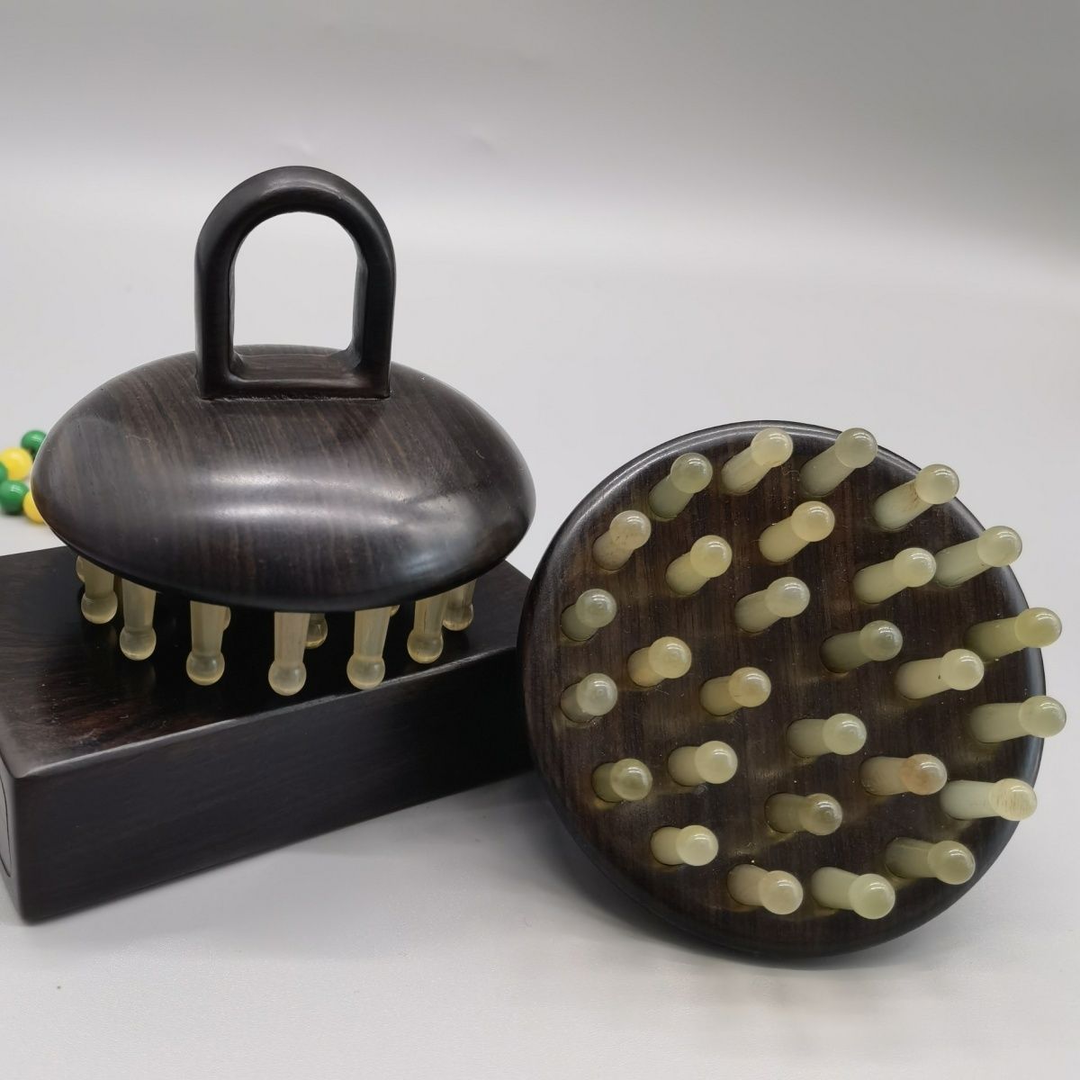 紫光檀指环28齿按摩梳