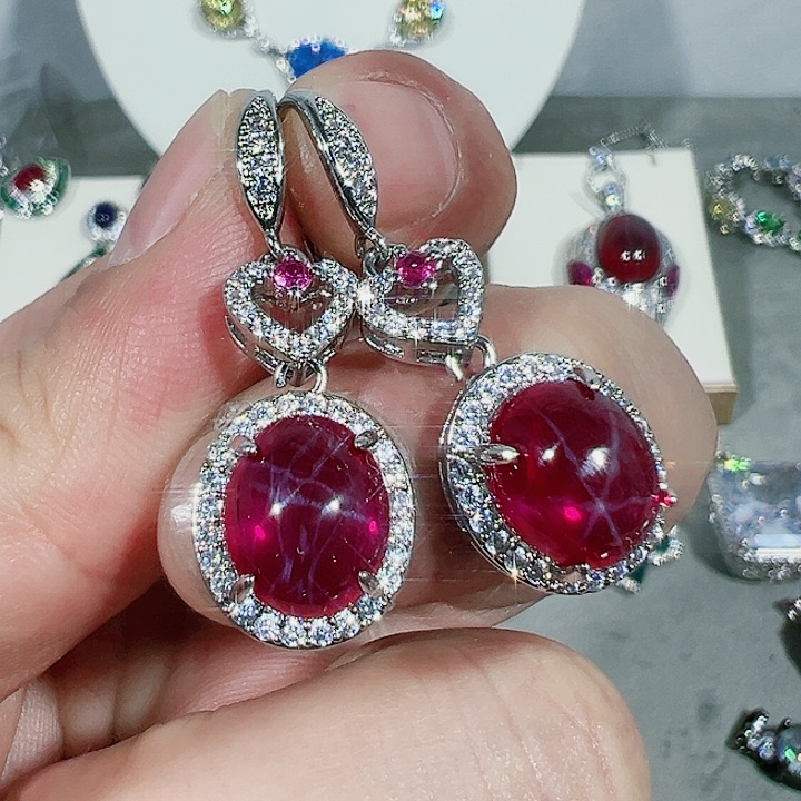 红宝石颈饰未镶嵌