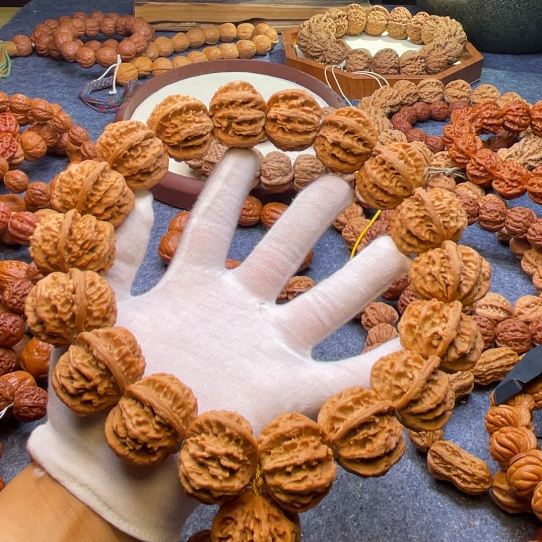 出***发手串文玩核桃秋子