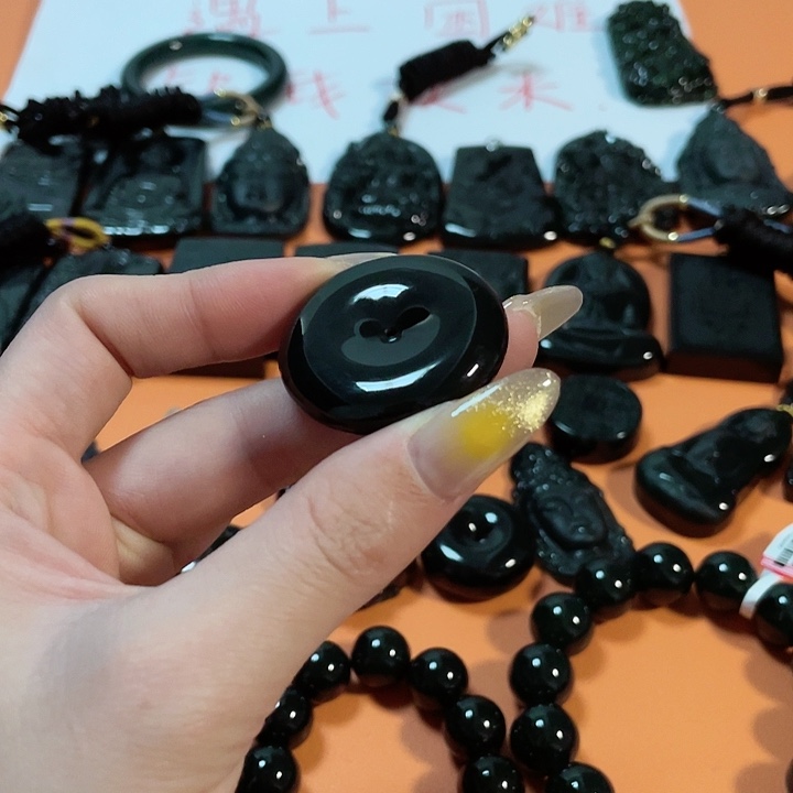 翡翠颈饰未镶嵌不***缘