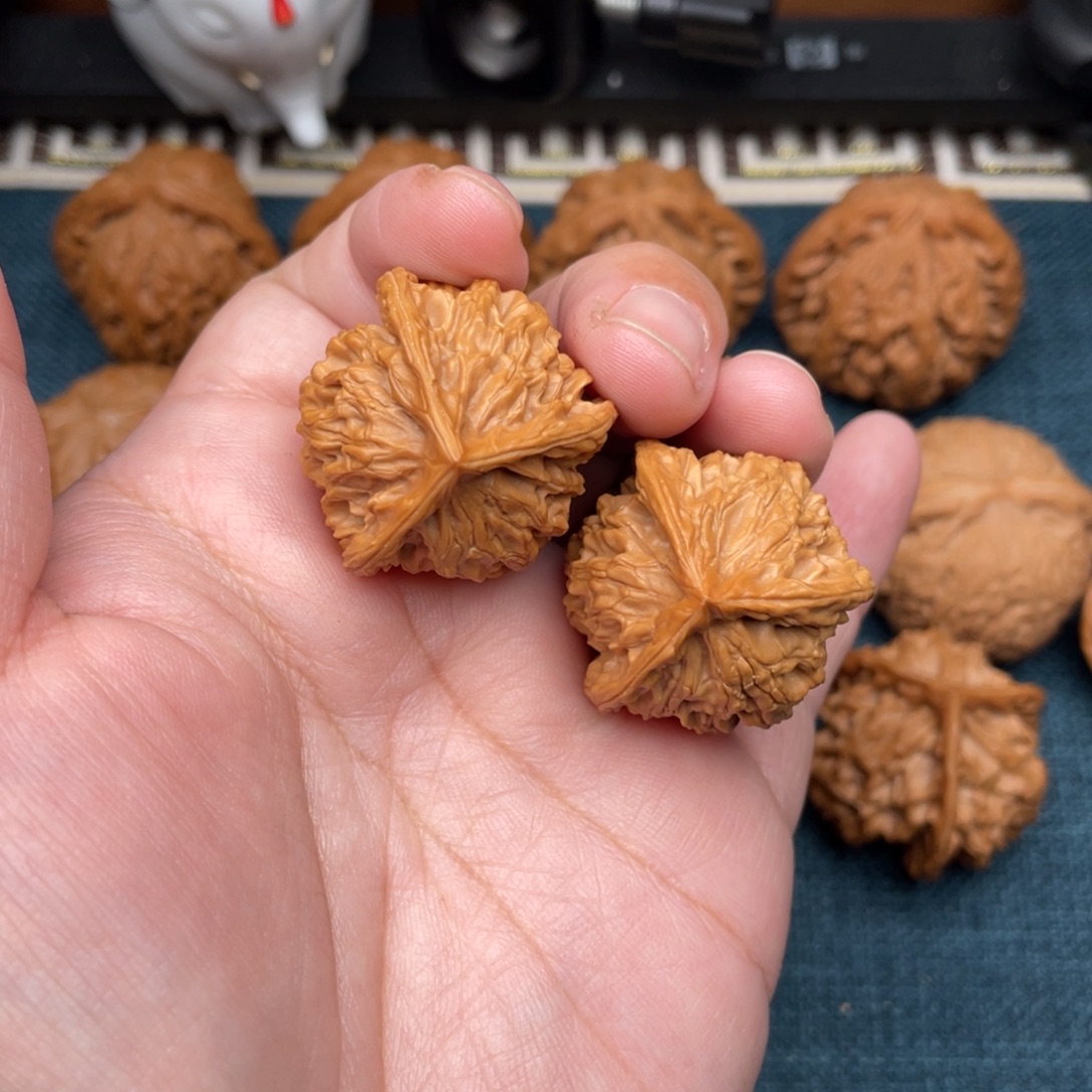 文玩核桃把件盘山三棱31