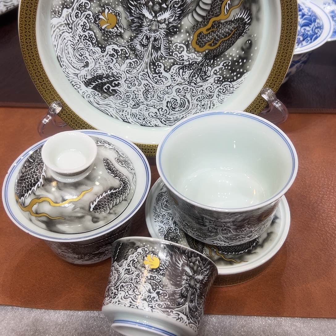 摆件私底下缤纷多彩发广告哈哈回个话