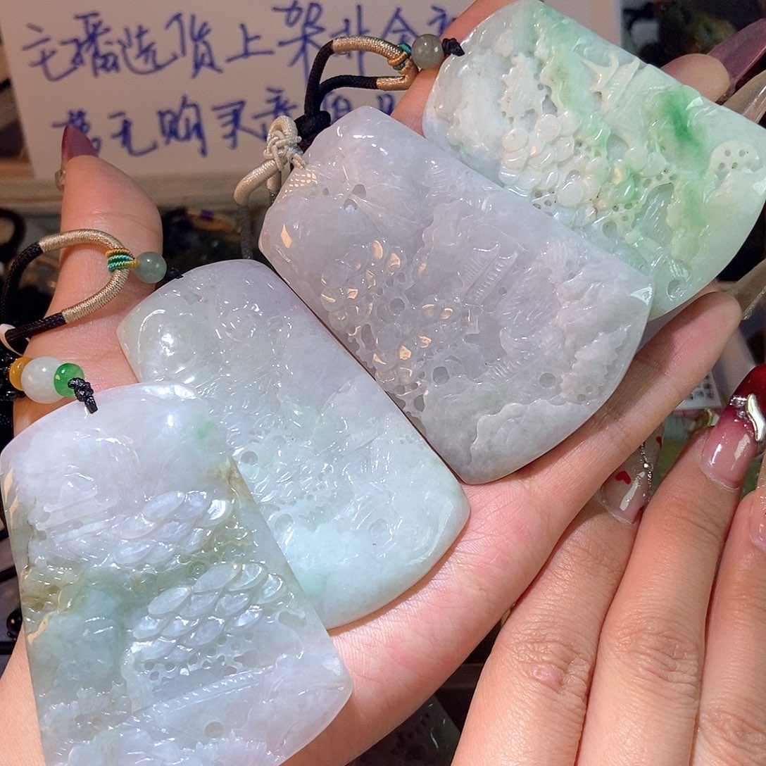 翡翠颈饰未镶嵌多样性仅发一件