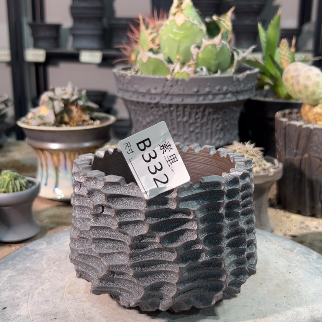 景德镇素里手工内口10.5高9.5瑕疵