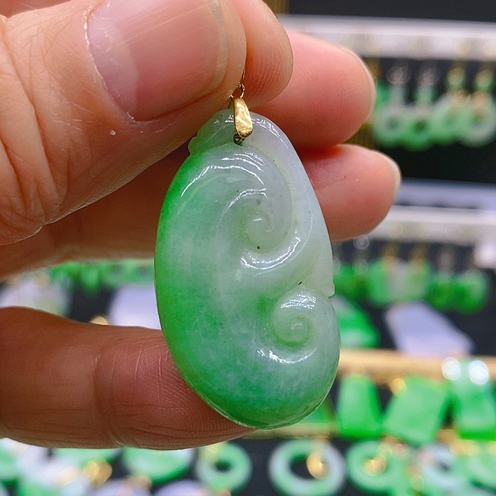 翡翠吊坠(赠链)18K金镶嵌耳坠