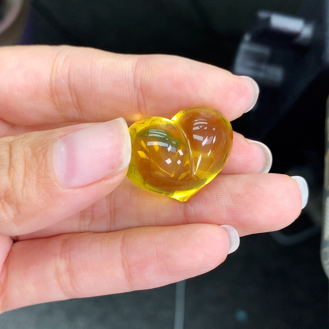 未镶嵌琥珀珠宝奇石