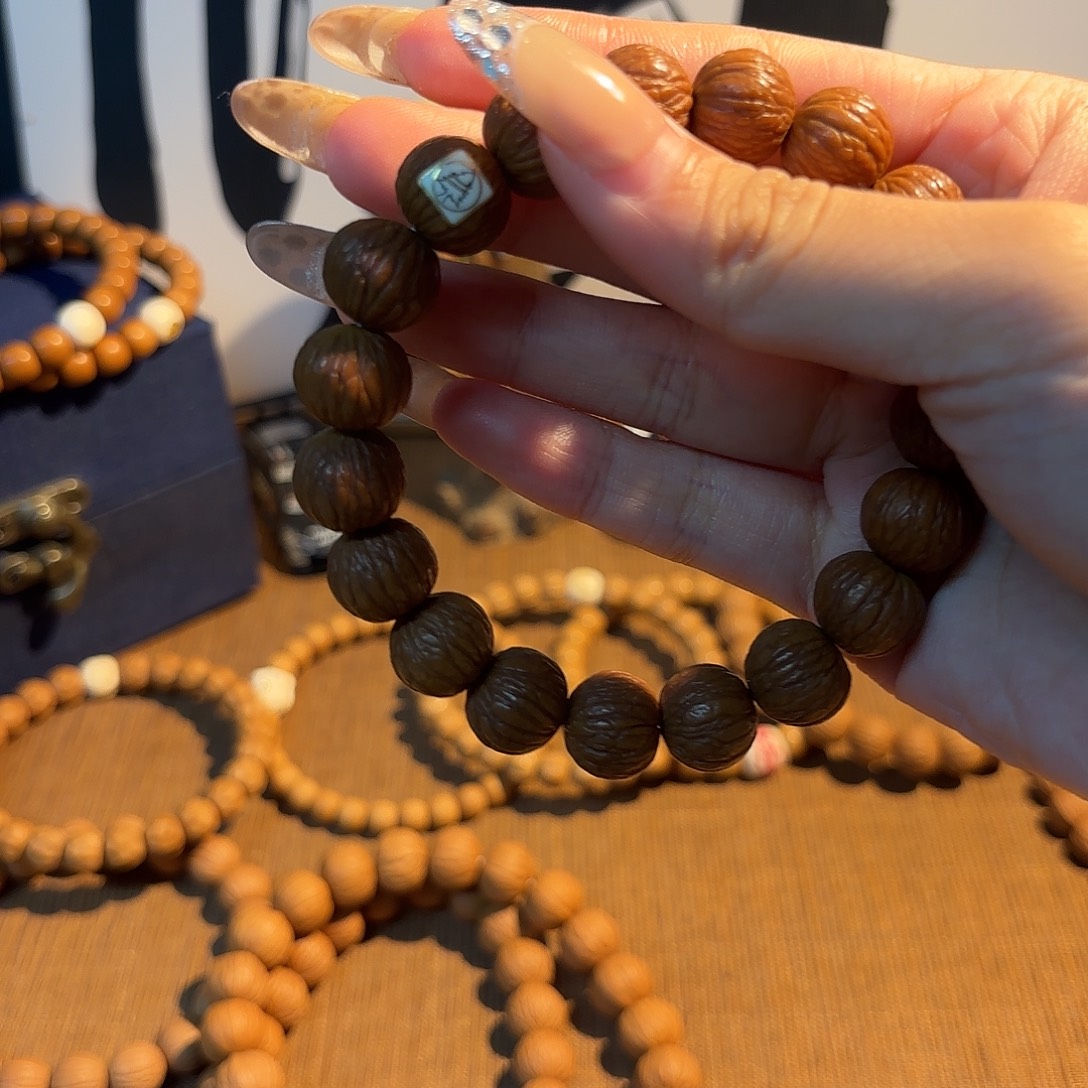 未***.猴头核桃吊坠原皮