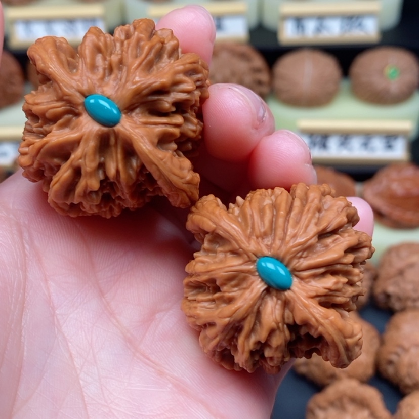 【闪购商品】文玩核桃吊坠顺**然虎头