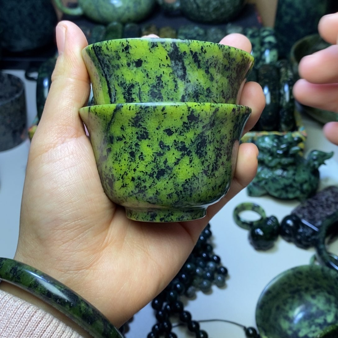 脱***马蛇纹石玉未镶嵌项链