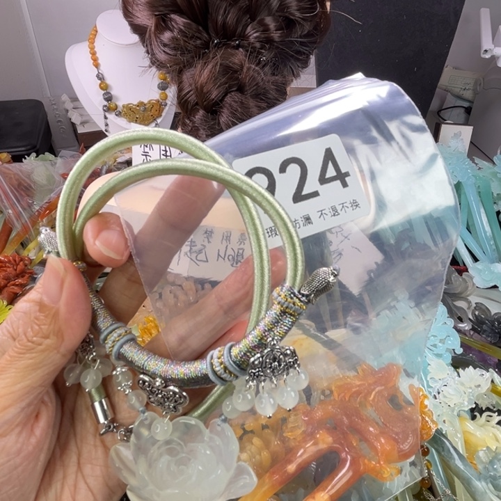 未镶嵌岫玉发饰玲**格