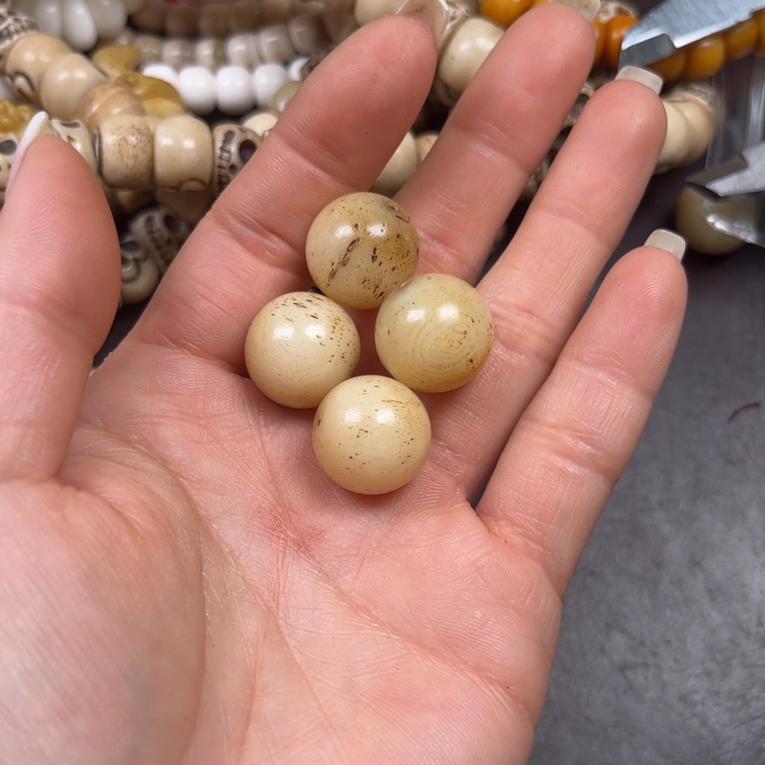 吕***法驼骨手串/手链编号235打包