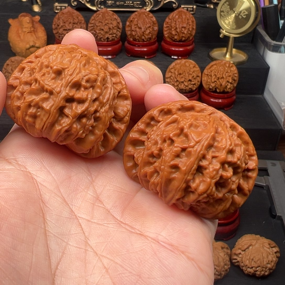 文玩核桃吊坠42白狮子