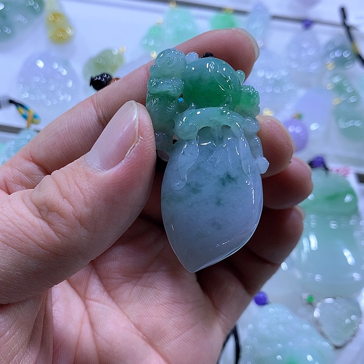 翡翠颈饰未镶嵌天然翡翠A货吊坠