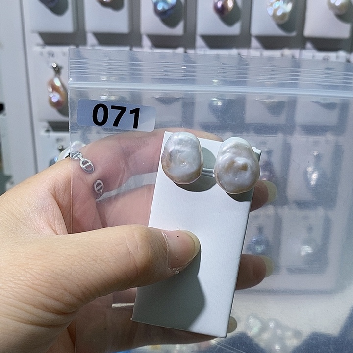淡水珍珠合金颈饰