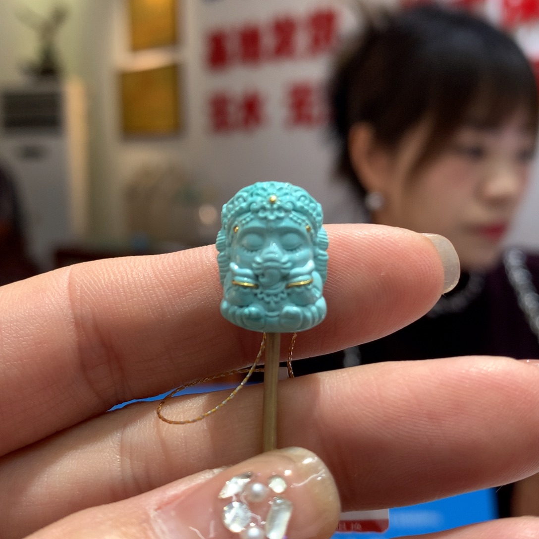 绿松石配饰未镶嵌