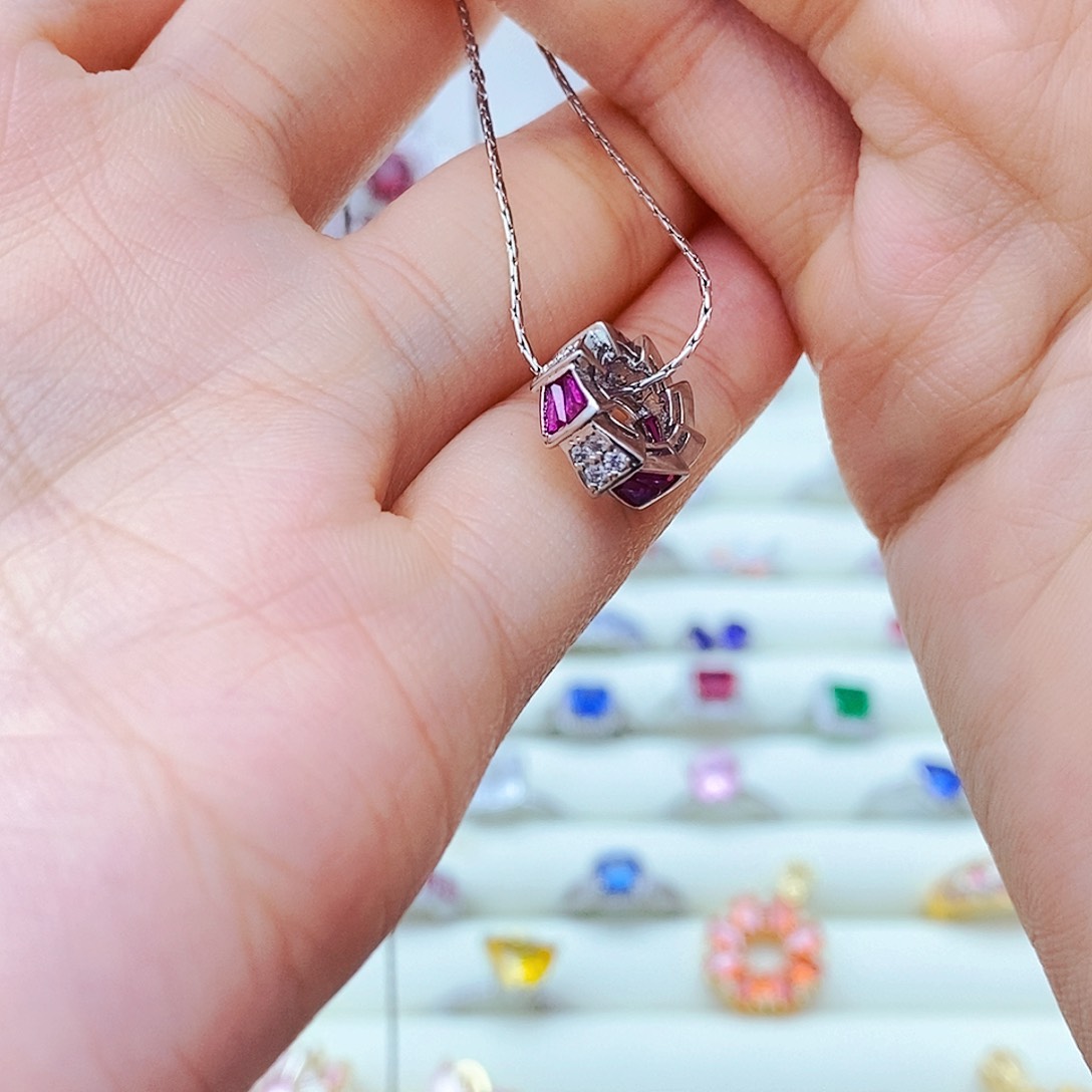 吊坠(赠链)未镶嵌红宝石