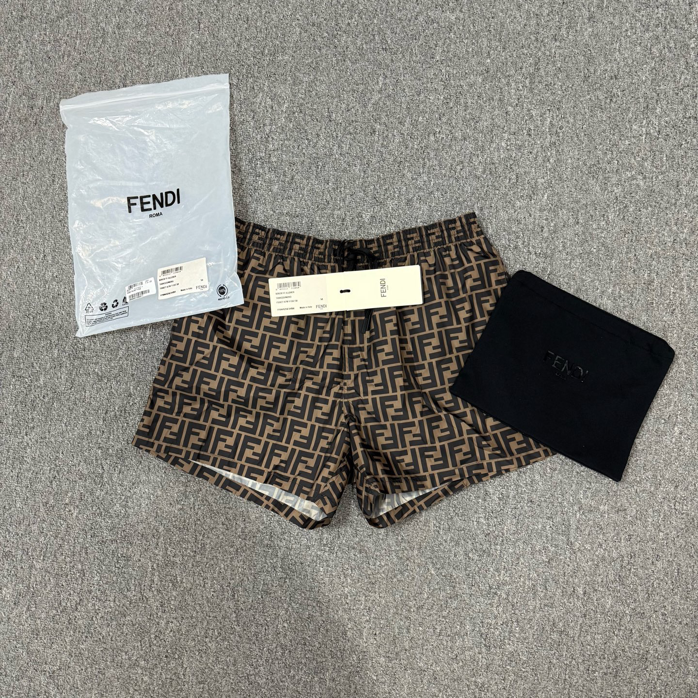 未使用 FENDI/芬迪 18752459 经典老花满印短裤 未使用带吊牌50码