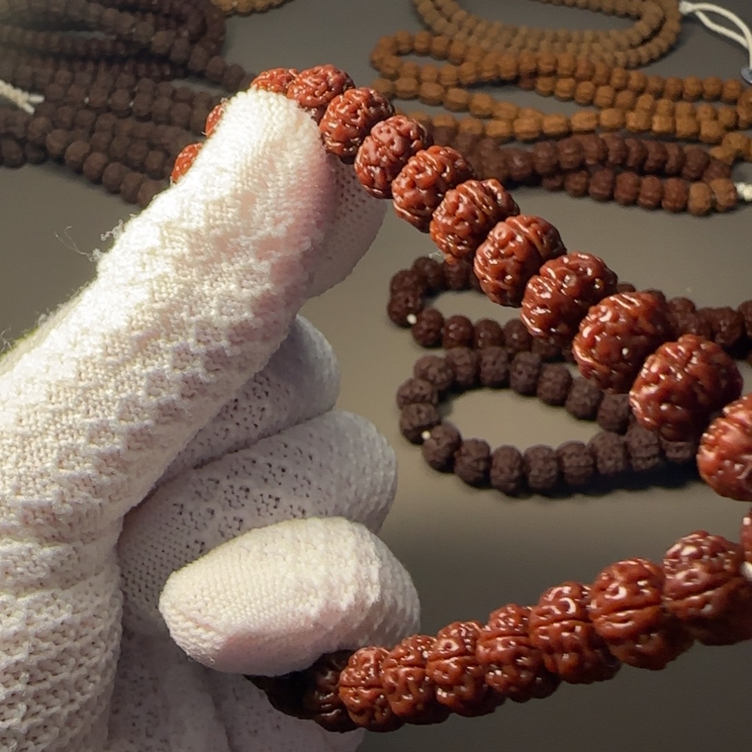 东***技吊坠金刚菩提极品勿里达老树王手持