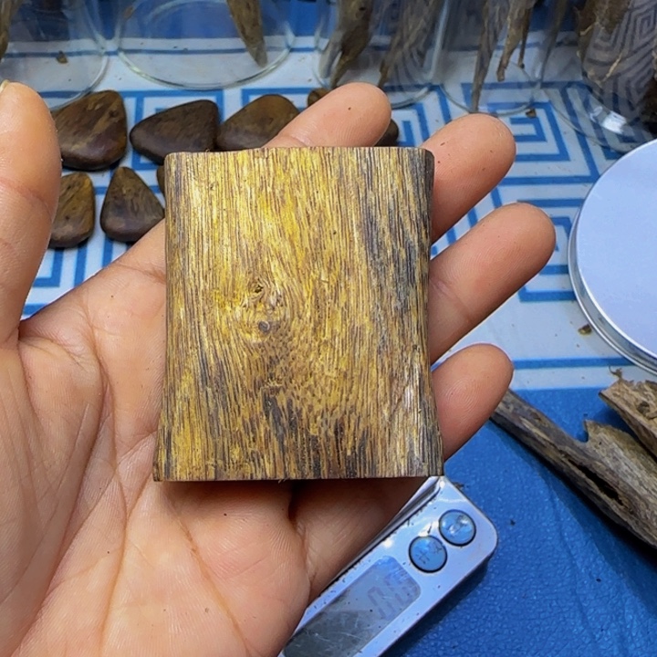 M****木绿奇陆河牌17.9克