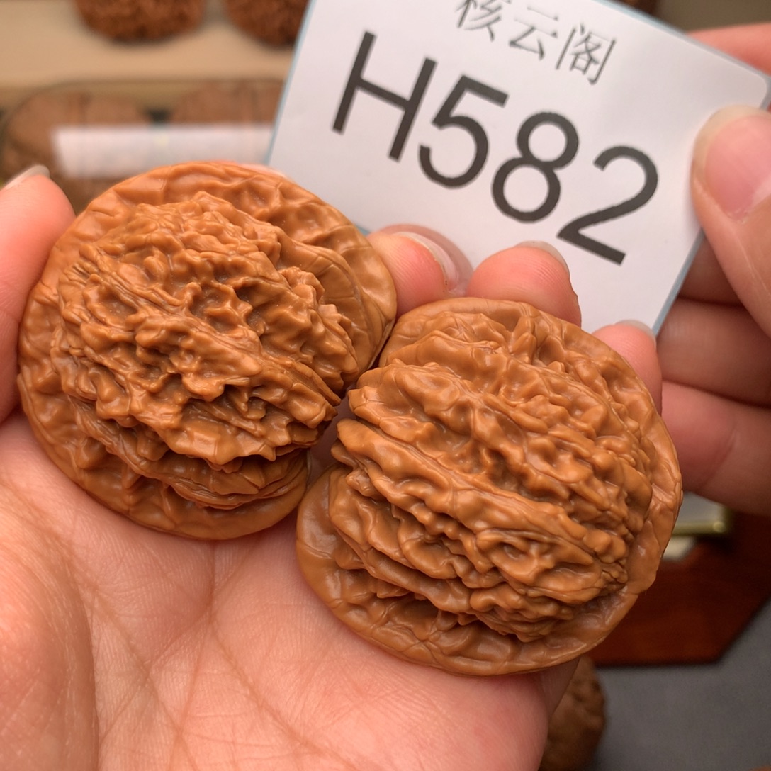 ****奶吊坠文玩核桃42四座楼