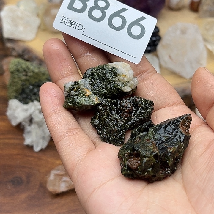 呵***呵未镶嵌水晶珠宝半成品