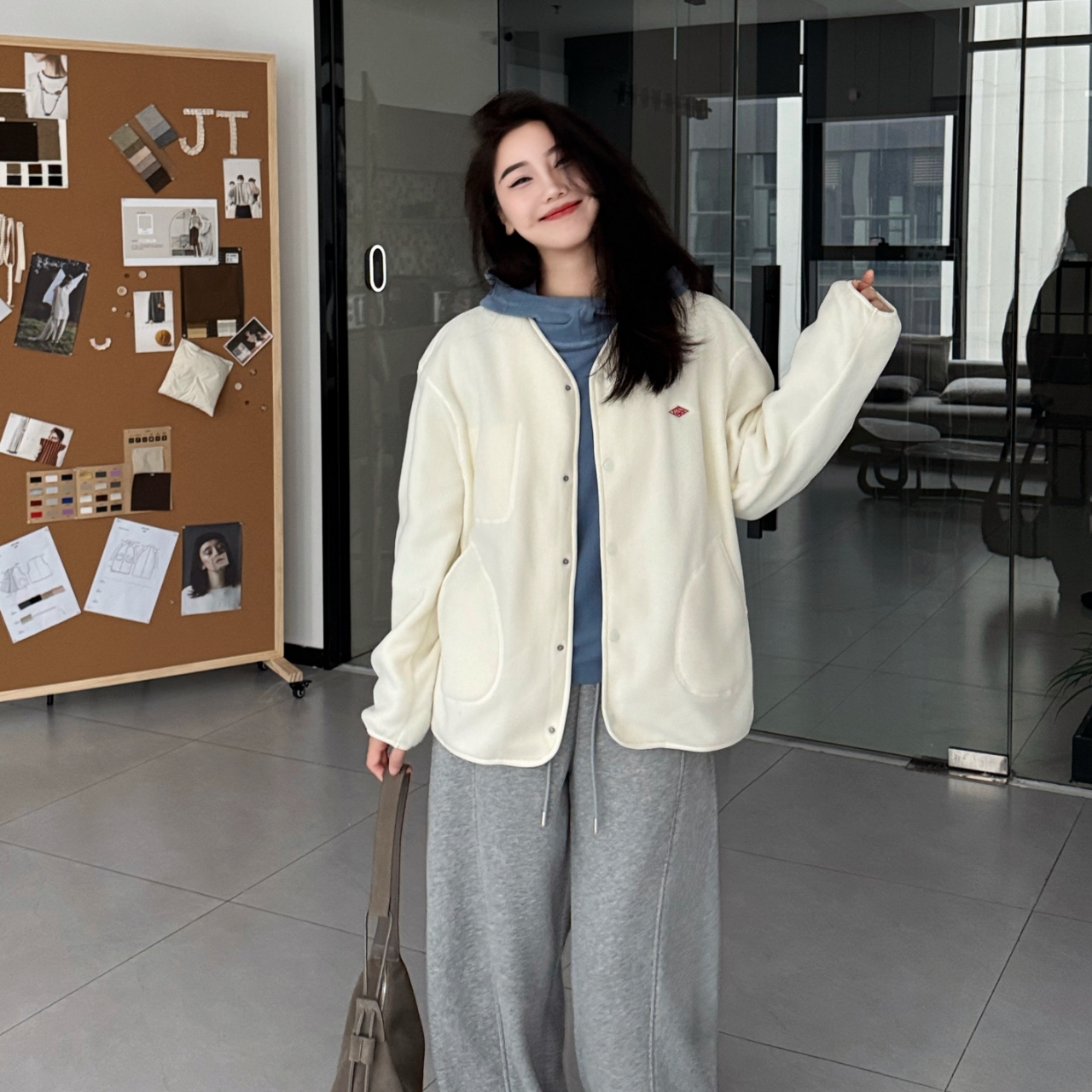 今婷秋冬简约复古时尚休闲圆领百搭气质摇粒绒长袖外套-M25304307