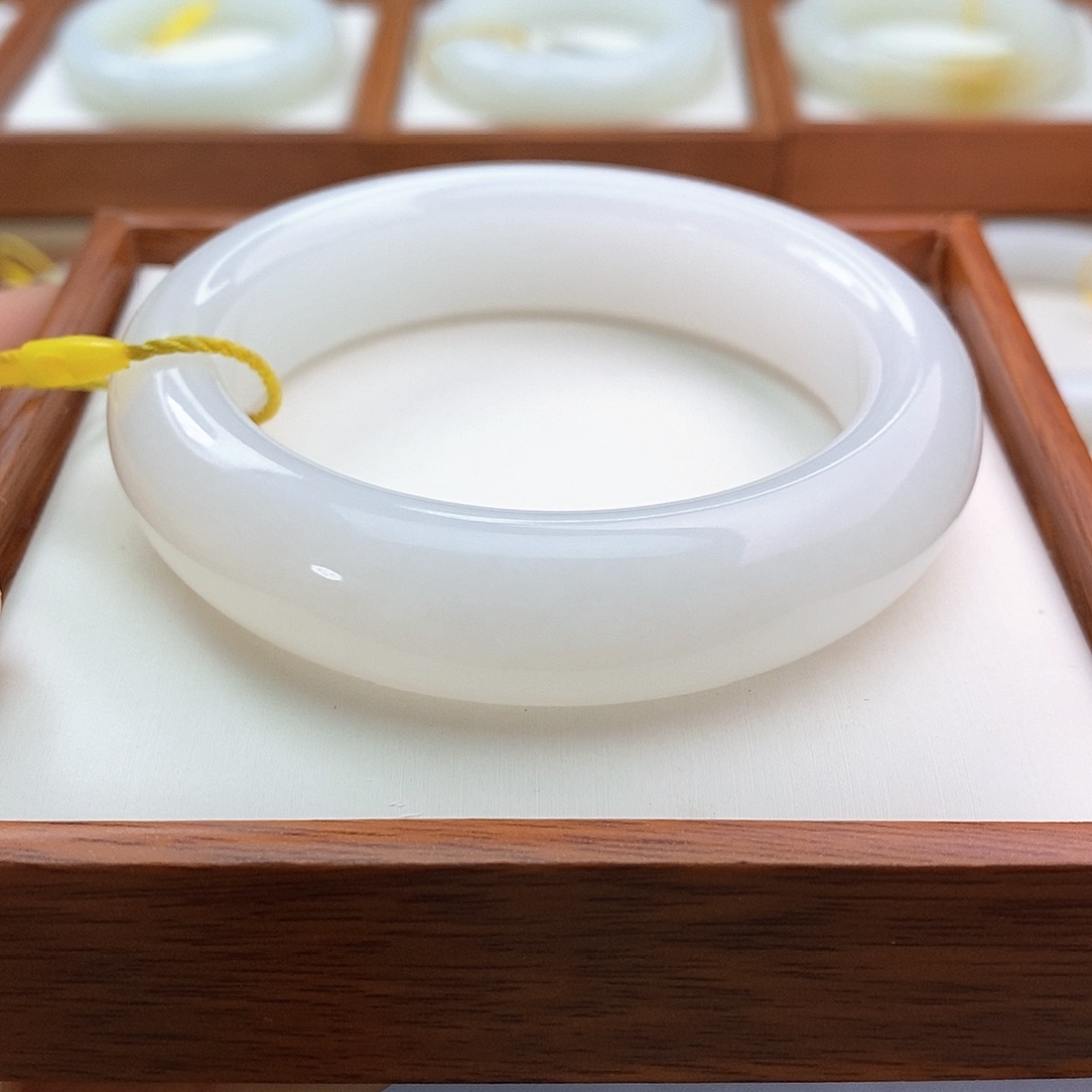 和田玉（白玉）手镯未镶嵌