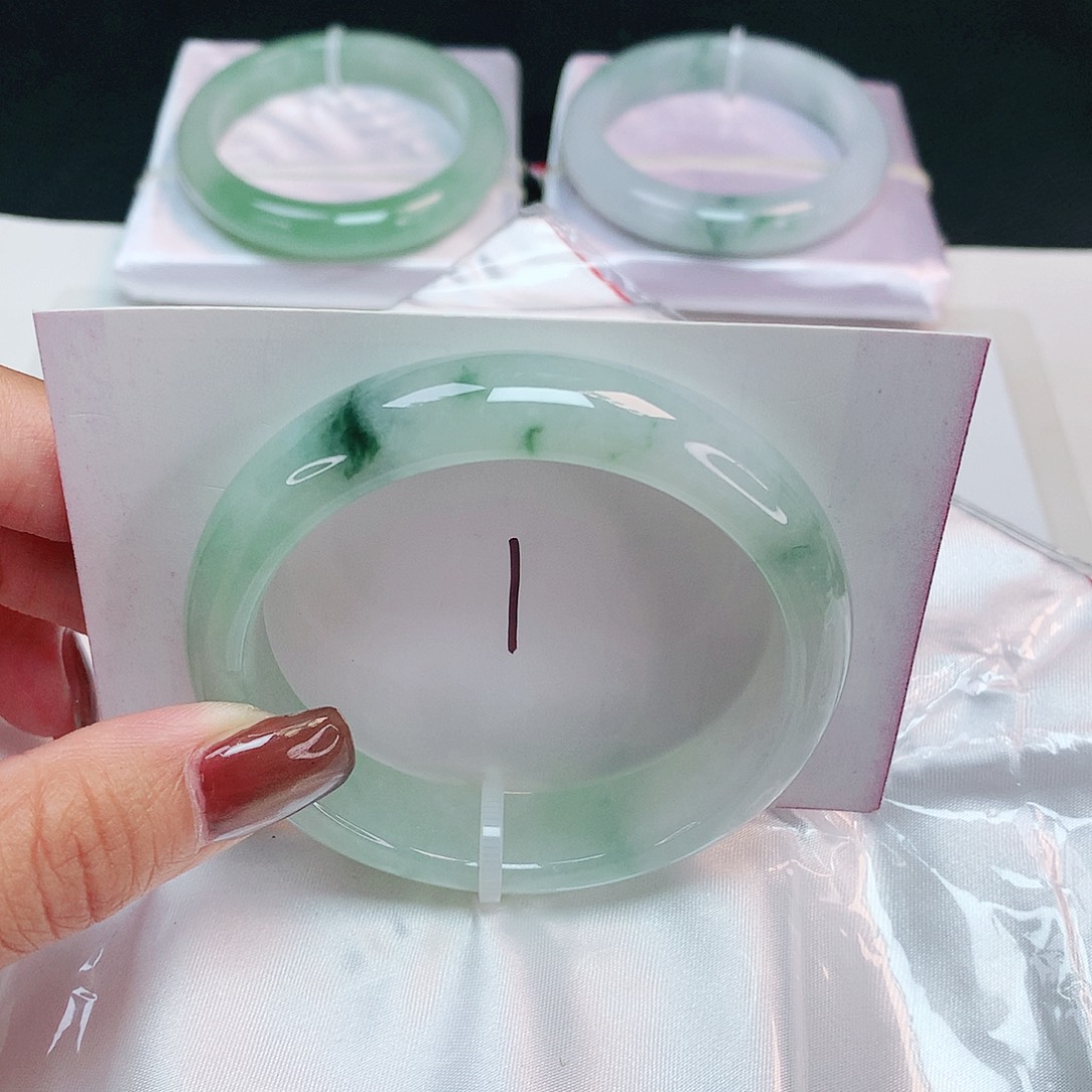 翡翠未镶嵌手镯 正圈54+