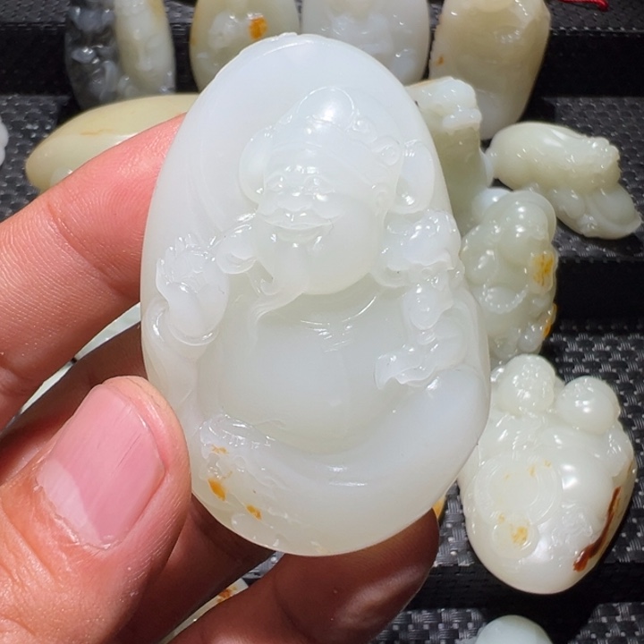 依***意和田玉未镶嵌颈饰