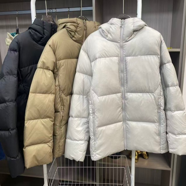 茅台！800+蓬！连帽舒适拒水白鹅绒服