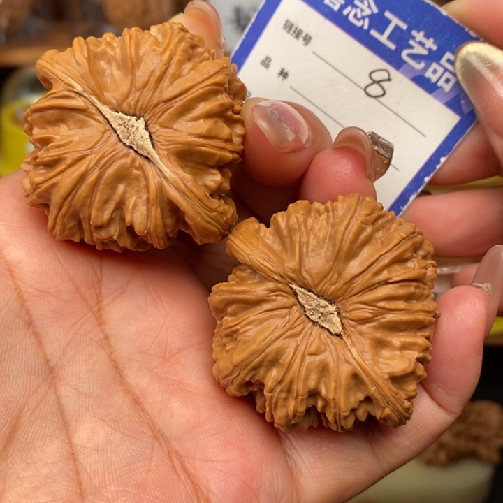 文玩核桃吊坠45白狮子