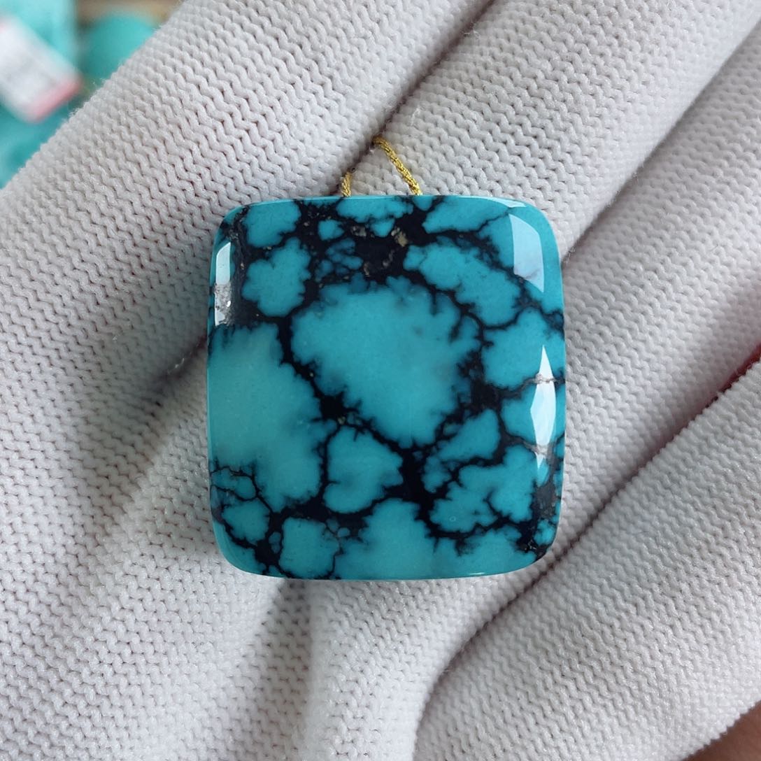 绿松石颈饰未镶嵌