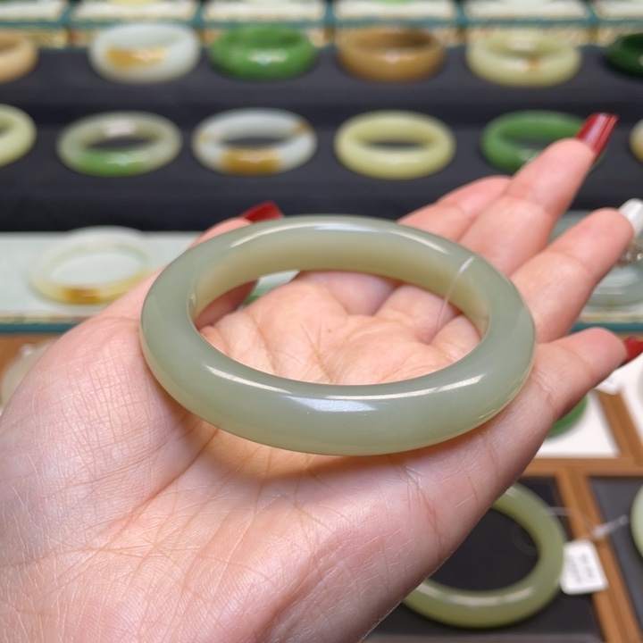 和田玉手镯未镶嵌54