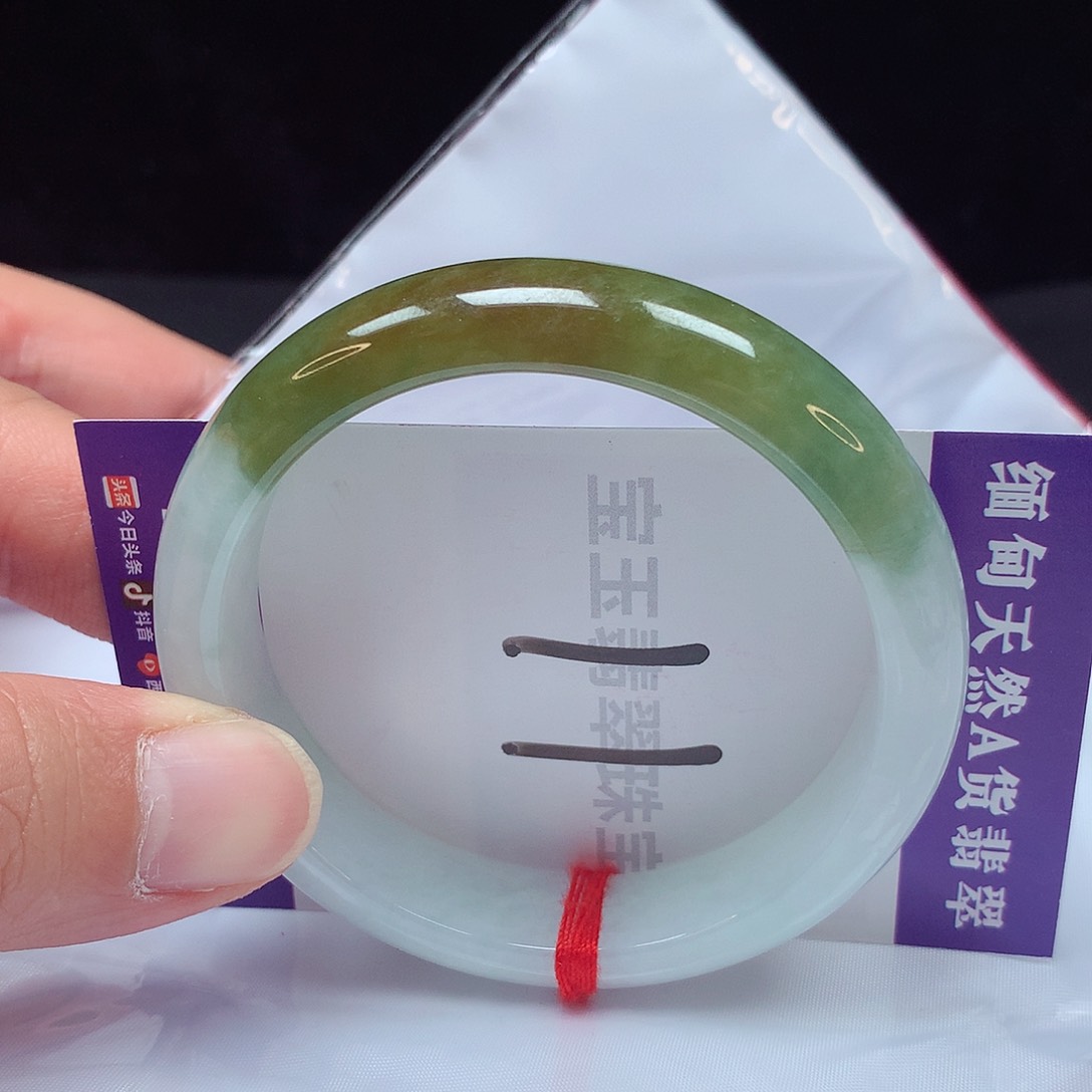 翡翠手镯未镶嵌55圈口