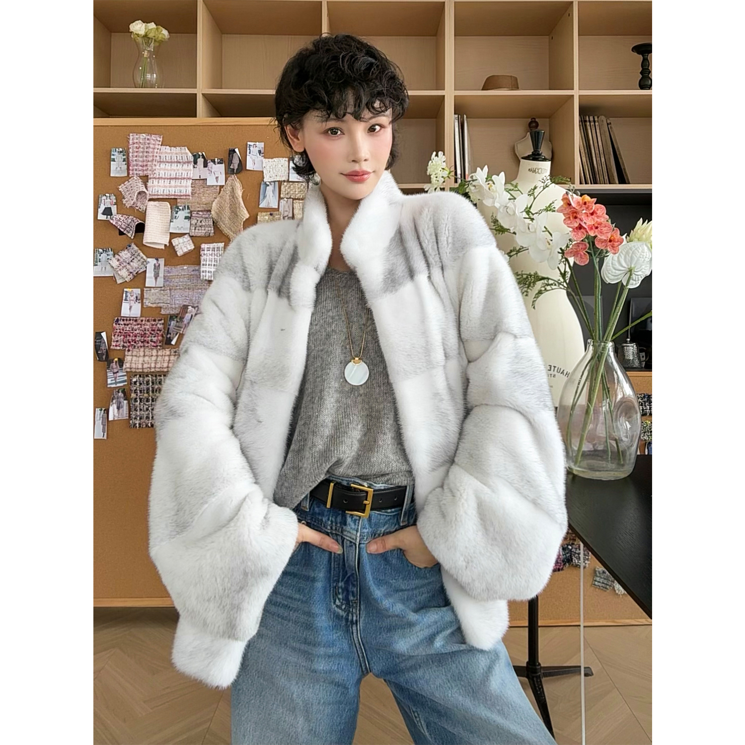 玖着“雪国”S@gafurs皇冠级天鹅绒短一蓝宝石十字貂本色横排外套