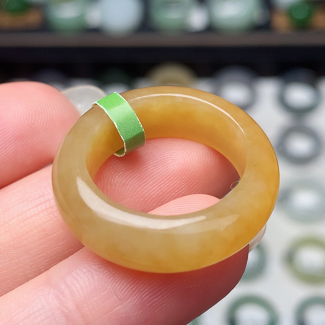 未镶嵌戒指和田玉